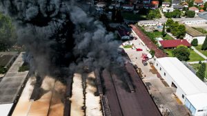 Nakon požara u Mostaru: Višemilionska šteta u tri firme, izgorjele radne mašine, ali i 34 potpuno nova vozila