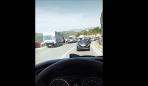 Autobus sletio u provaliju! Najmanje tri osobe poginule u stravičnoj nesreći VIDEO