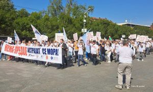 Izmjena zakona o platama, svi doprinosi do kraja godine: Ovo su zahtjevi sa protesta u Banjaluci FOTO/VIDEO