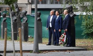 Stigli na “Invest forum”! Ruski investitori obišli spomenik generalu Žukovu u Banjaluci