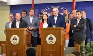 Opozicija najavljuje parlament na otvorenom: Hoće posebnu sjednicu, traže poštovanje zaključaka