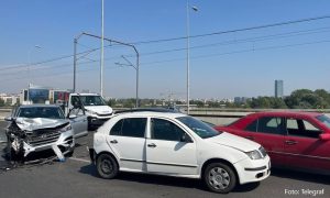 Lančani sudar na mostu u Beogradu: Pet vozila slupano