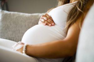 Nesvakidašnja situacija: Pet žena čeka dijete sa istim muškarcem VIDEO