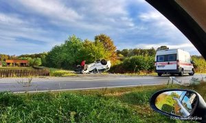 Teška saobraćajka: Žena poginula pri slijetanju vozila sa kolovoza