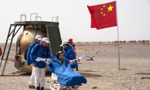 Pola godine proveli u svemiru: Kineski astronauti se vratili na Zemlju