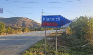 Nova provokacija na Kosmetu: Grafit OVK ispisan preko naziva sela Kišnica