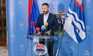 Ninković poručio zaposlenima u Gradskoj upravi: Umjesto lažnog smanjenja, dobićete povećanje plata