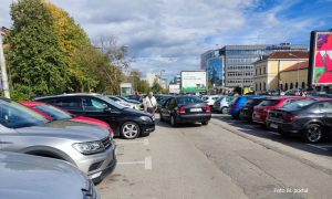 Drastična razlika u odnosu na juče: Parking Stare autobuske danas “pun kao šibica” FOTO/VIDEO