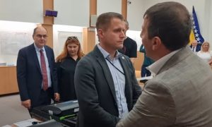 Vukanović napravio pometnju u prostorijama CIK-a: Mister Šmit, biću tih VIDEO