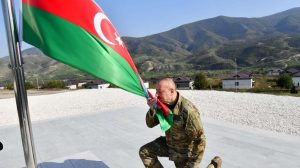 Teritorija vraćena pod kontrolu Bakua: Alijev podigao zastavu Azerbejdžana u Nagorno Karabahu