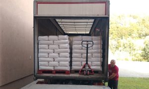 Donacija Vlade Srpske: Crvenom krstu isporučeno sedam tona brašna