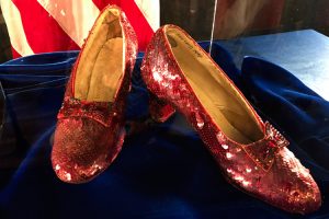 Opljačkao muzej: Amerikanac priznao krađu Dorotinih papuča iz filma „Čarobnjak iz Oza“