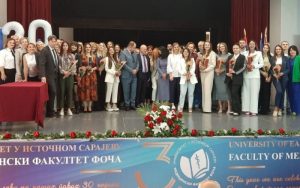 Svečanost u Foči: Promovisano 88 diplomaca i pet mastera Medicinskog fakulteta