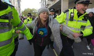 Švedska klimatska aktivistkinja: Greta Tunberg uhapšena na protestu u Londonu