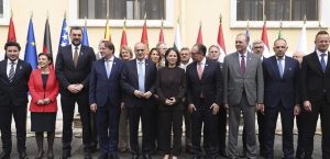 Berlinski proces u Tirani: Dačić napustio grupno fotografisanje zbog zastave samoproglašenog Kosova
