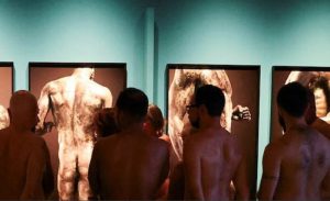 Izložba radova bez odjeće: Muzej na 90 minuta otvorio vrata nudistima