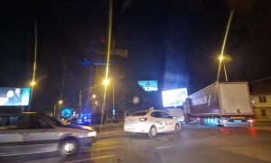Na kružnom toku saobraćajni haos: Vozači, oprez zbog nesreće u ovom dijelu Banjaluke
