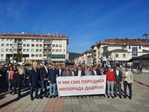 Skup podrške i potpisivanje peticije podrške Dodiku u Palama: “I mi smo porodica Milorada Dodika”