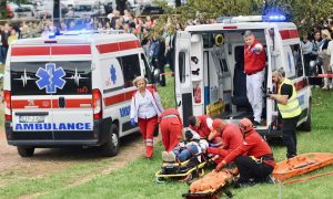 Pogledajte kako su se snašli banjalučki đaci: Izvedena pokazna vježba u dvorištu Gimnazije FOTO/VIDEO