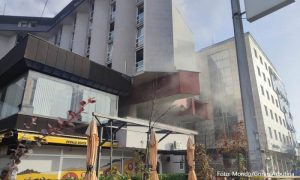 Vatrogasci ponovo na terenu: Novi požar kod hotela “Bosna”