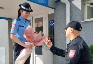 Romantična strana policije: Duško zaprosio svoju djevojku Marinu FOTO
