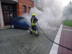 Reagovali vatrogasci: Zapalio se punto u Banjaluci FOTO