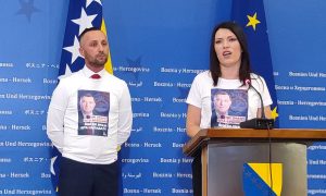 Sanja Vulić i Kojić u Sarajevu: Majicama poslali poruku da znaju šta brane FOTO