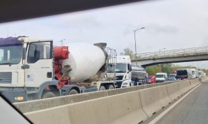 Saobraćaj obustavljen, stvorena velika gužva: Nesreća na brzoj cesti Laktaši-Banjaluka FOTO/VIDEO