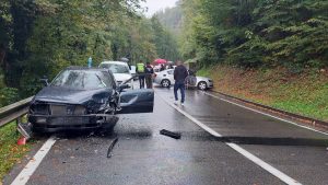 Žestok sudar! Dvije osobe povrijeđene, policija na terenu