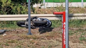 U žestokom udesu auto “zgužvan”, motocikl uništen: “Čuo se jak prasak” FOTO