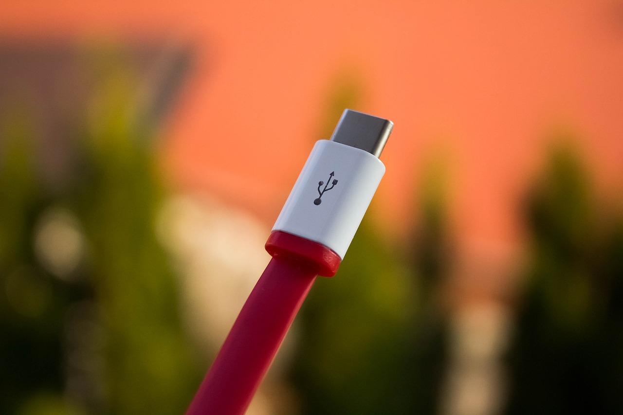 Kraj kablovske džungle: Ubuduće samo USB-C