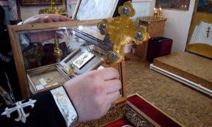 Čudo u Rusiji: Mirotoči krst u hramu Arhangela Mihaila VIDEO