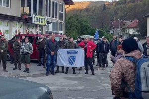Okupljanja kod Kotor Varoša i Bosanske Krupe: Uniformisana lica i povici “Alahu ekber” FOTO/VIDEO