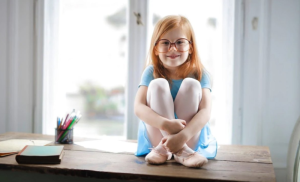Vrijeme je za posjetu oftalmologu: Osam znakova da vaše dijete ima problem sa vidom
