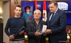 Uručena posthumna odlikovanja za borce! Dodik: Nastavljamo borbu za Srpsku