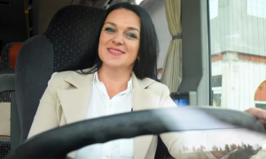 “Živim svoj san”! Majka troje djece iz BiH vozi autobus i ruši sve predrasude