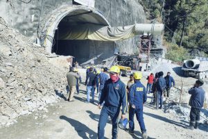 Velika akcija: Nastavljeno spasavanje 40 radnika zatrpanih u tunelu koji se urušio VIDEO