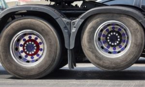 Ne radi se o kvaru: Zašto neki kamioni imaju podignute točkove?