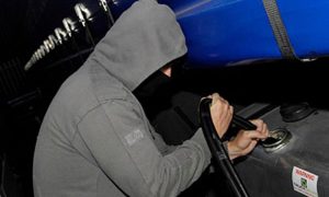 Policija traga za lopovima: Ukrali 1.500 litara goriva iz mašina