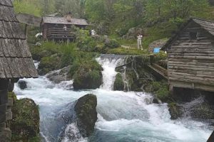 Parče raja daleko od gradske vreve: U Krupi na Vrbasu vrvi od turista