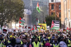 London ne pamti ovakve scene: Preko 300.000 ljudi na protestu podrške Palestincima