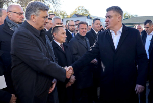 Ružne riječi i uvrede “pale u zaborav”: Plenković i Milanović pružili jedan drugom ruku