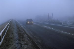 Vozači oprez: Gusta magla smanjuje vidljivost na putevima