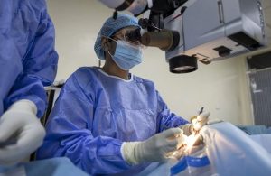 Prva transplantacija oka na svijetu: Operacija trajala 21 sat FOTO
