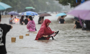 Među žrtvama i 16 djece! Više od 100 ljudi poginulo u iznenadnim poplavama