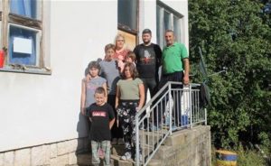 “Srbi za Srbe” donirali traktor: Pomoć za šestočlanu porodicu Marčeta