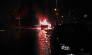 Nije poznato kako je došlo do požara: U Banjaluci večeras gorio automobil