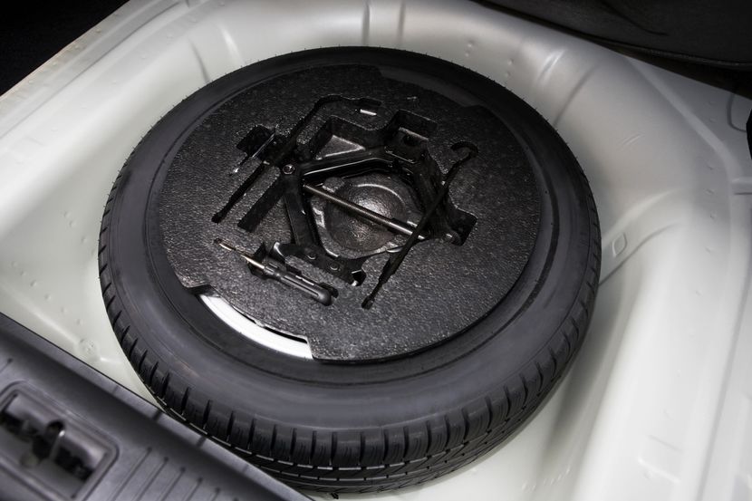 Da li vam već nešto pada na pamet: Evo zašto većina novih automobila nema rezervni točak