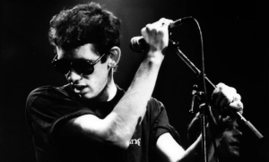 Tužnu vijest potvrdila njegova supruga: Preminuo legendarni folk-rok pjevač