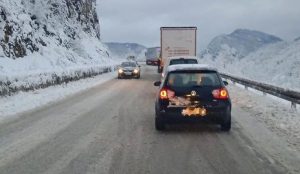 Stanje na putevima: U Kneževu, na Mliništima, Šipovu i Vlasenici snijeg na kolovozima